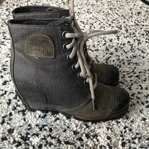 Sorel wedge boot